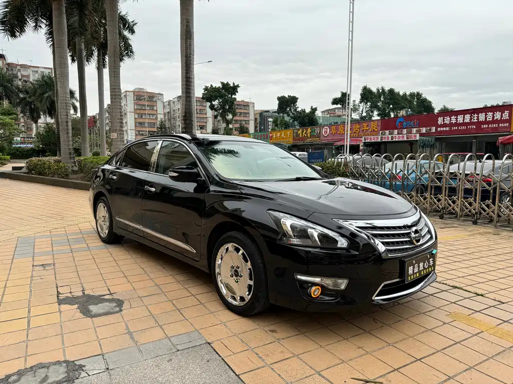NISSAN TEANA 2015