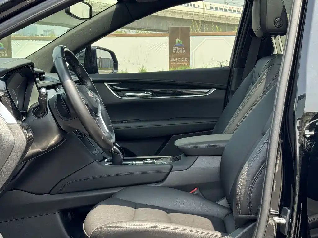 CADILLAC XT5 2022