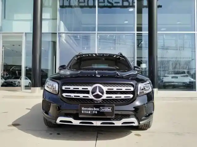 MERCEDES BENZ GLB 2023
