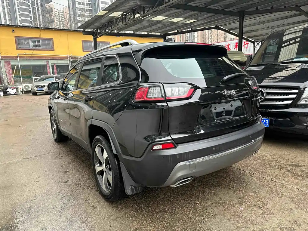 JEEP CHEROKEE 2021