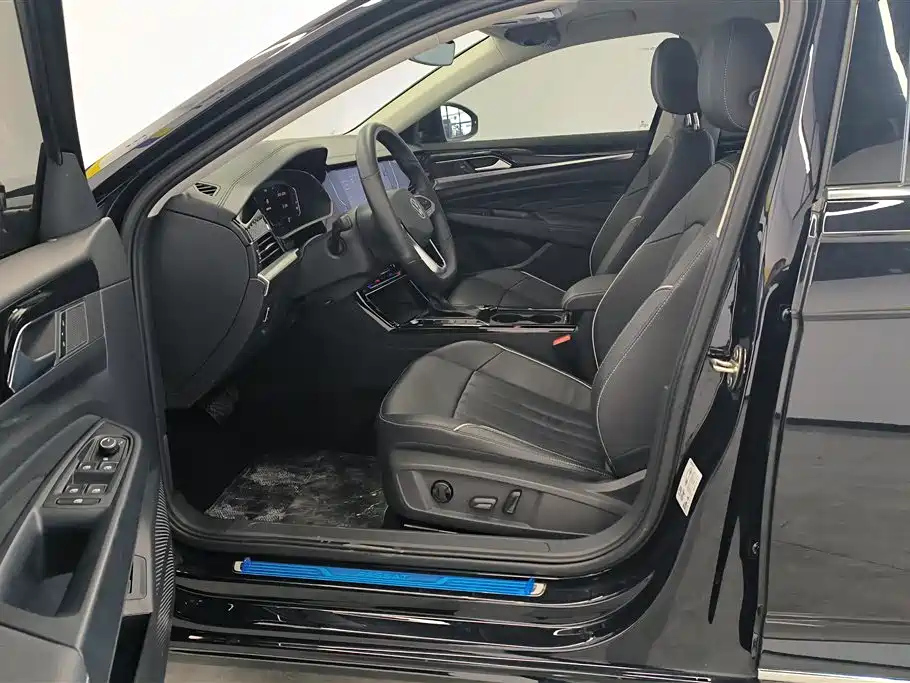 VOLKSWAGEN PASSAT 2022