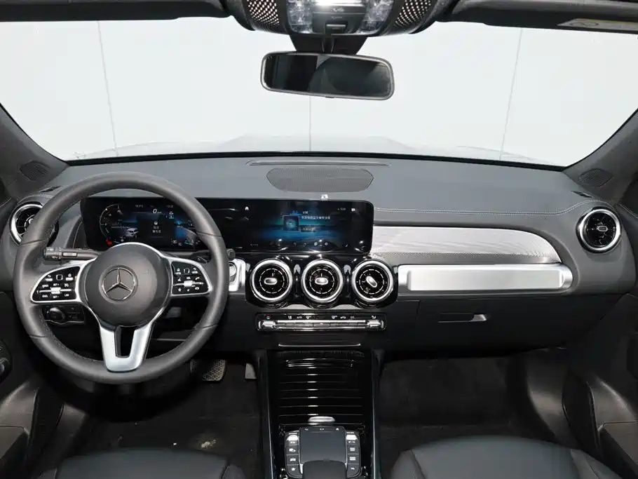 MERCEDES BENZ GLB 2023
