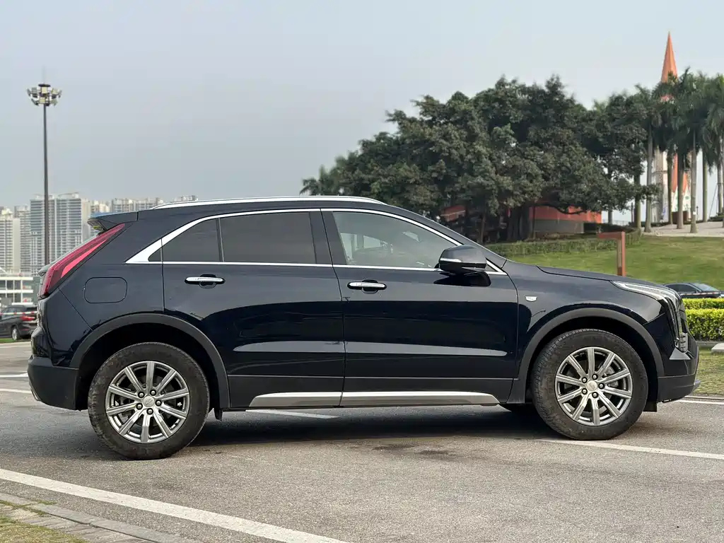 CADILLAC XT4 2021