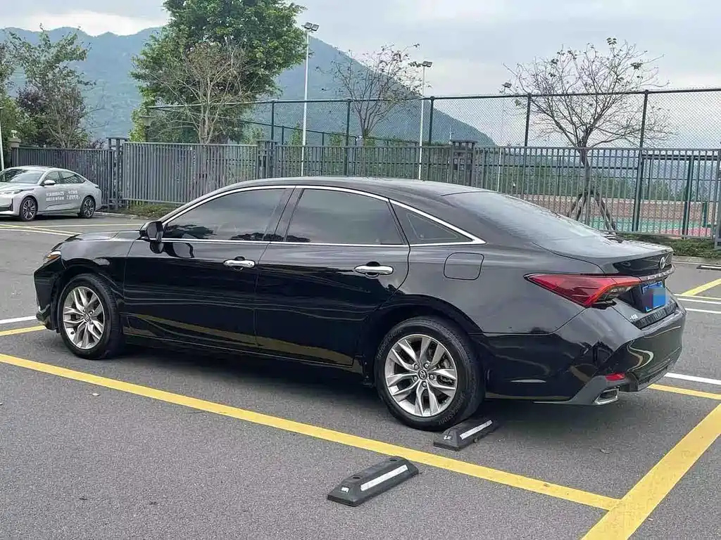 TOYOTA AVALON 2020