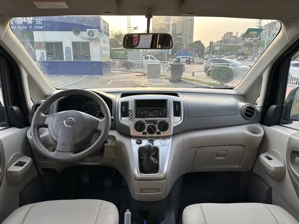 NISSAN NV200 2016