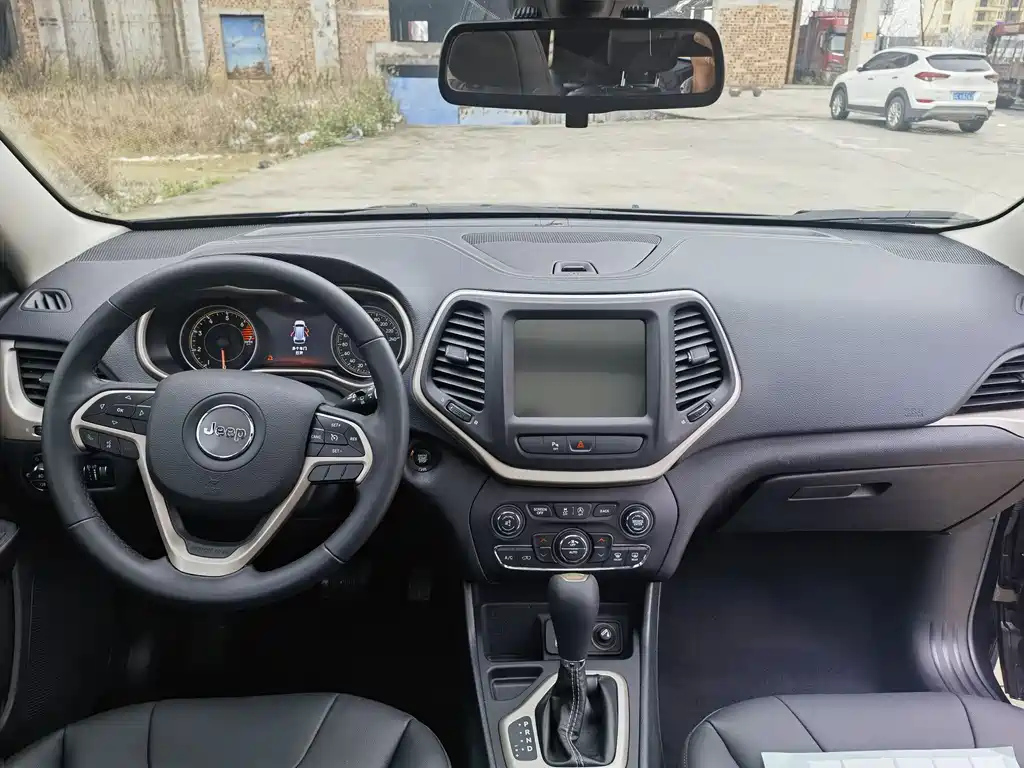 JEEP CHEROKEE 2018