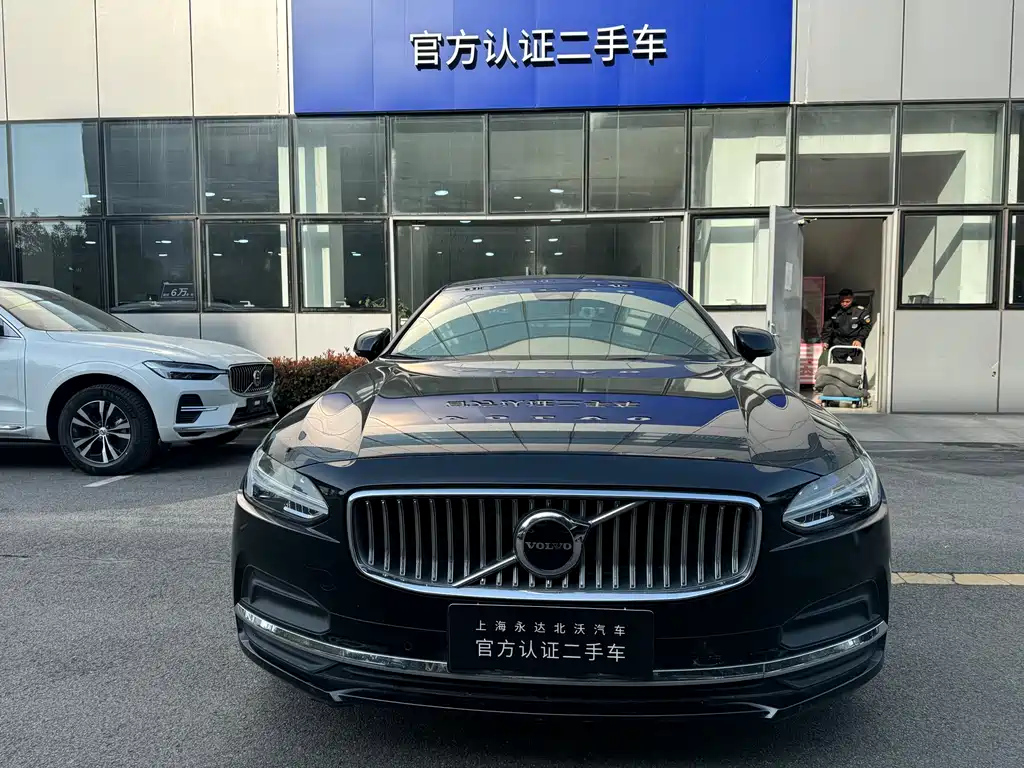 VOLVO S90 2022