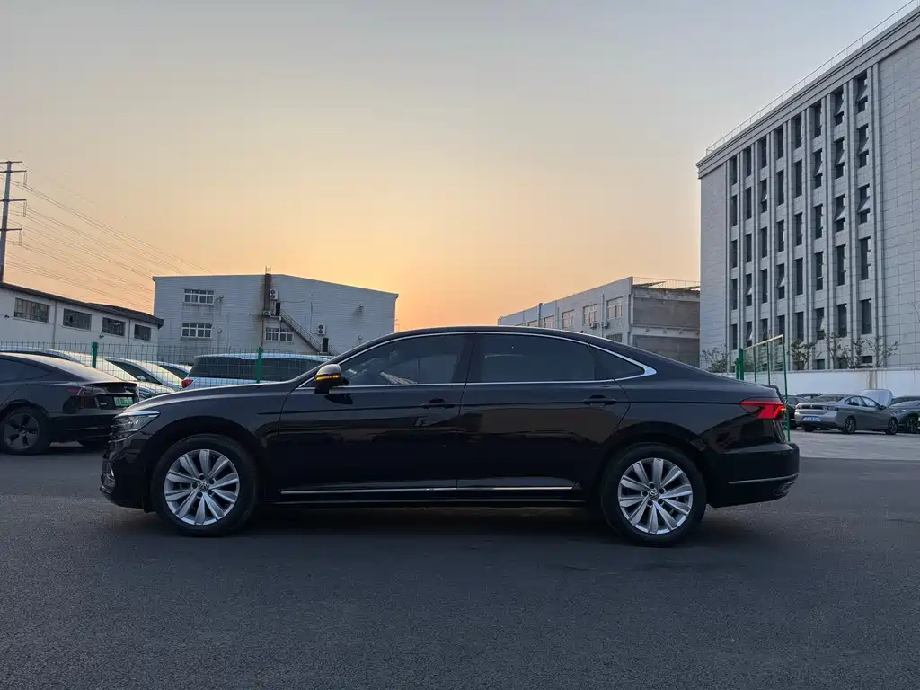 VOLKSWAGEN PASSAT 2020