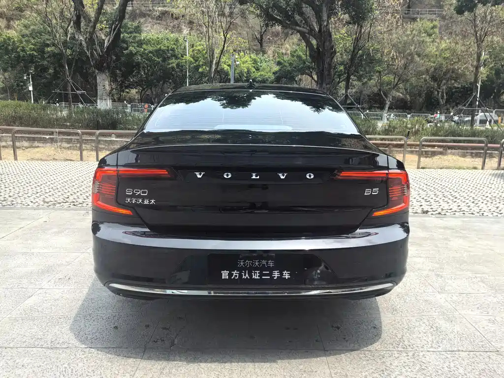 VOLVO S90 2022