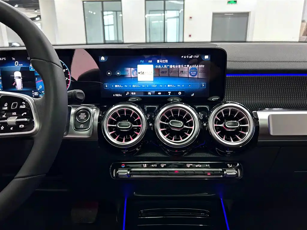 MERCEDES BENZ GLB 2022