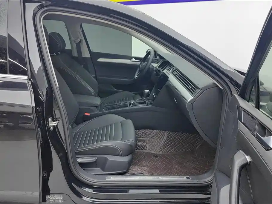 VOLKSWAGEN MAGOTAN 2022