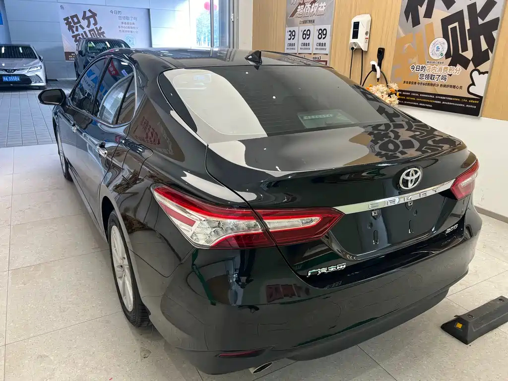 TOYOTA CAMRY 2021
