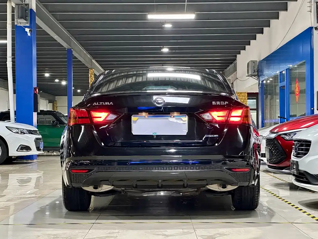 NISSAN TEANA 2021