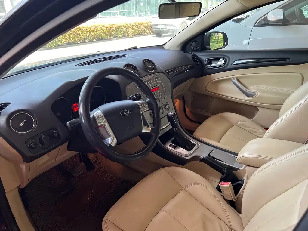 FORD MONDEO - WINNER 2010