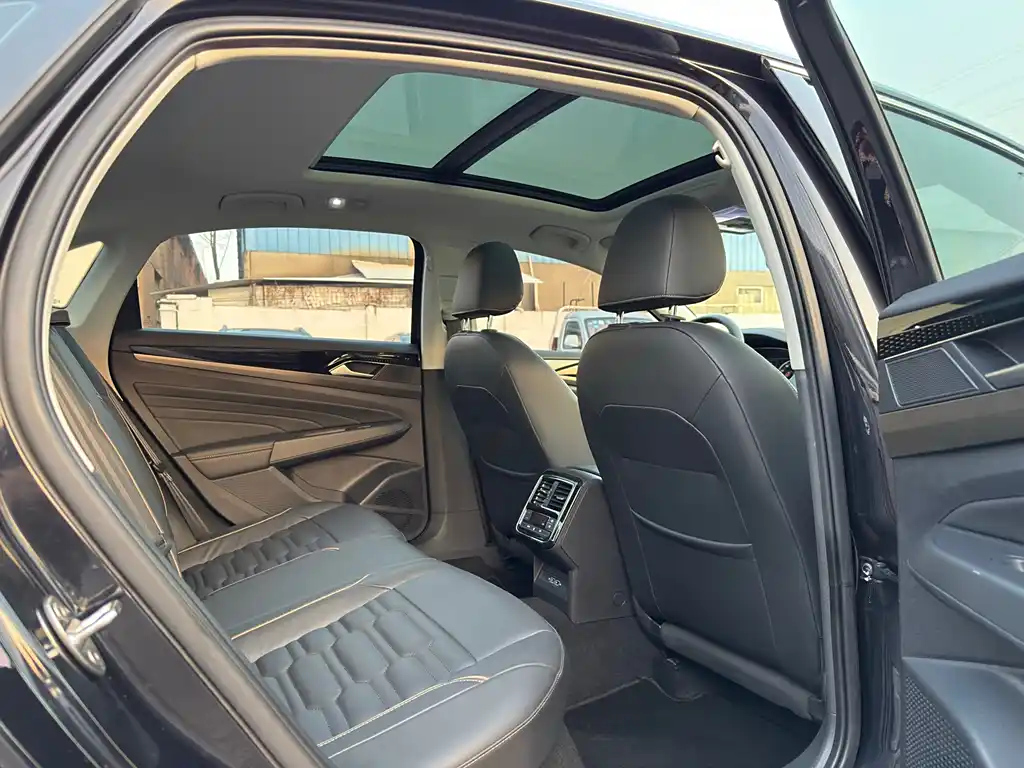 VOLKSWAGEN PASSAT 2020