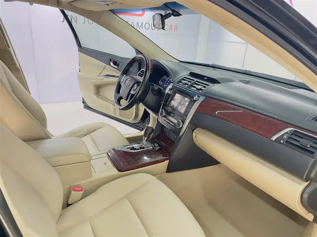 TOYOTA CAMRY 2013