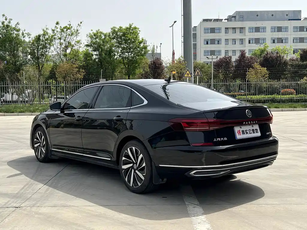 VOLKSWAGEN PASSAT 2022