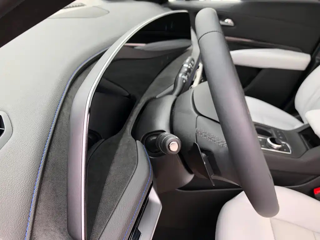 CADILLAC XT4 2024