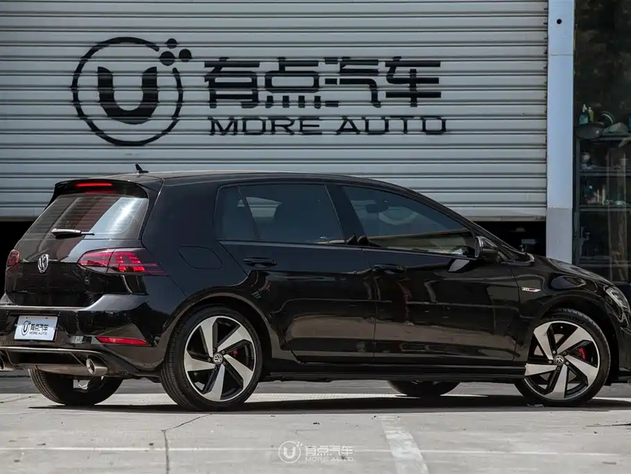 VOLKSWAGEN GOLF 2019