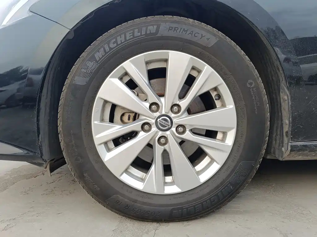 NISSAN TEANA 2020