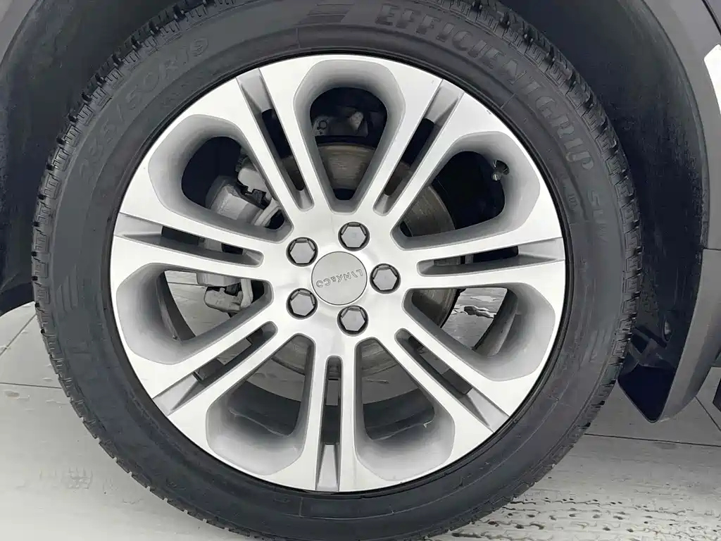LYNK&CO 01 2020