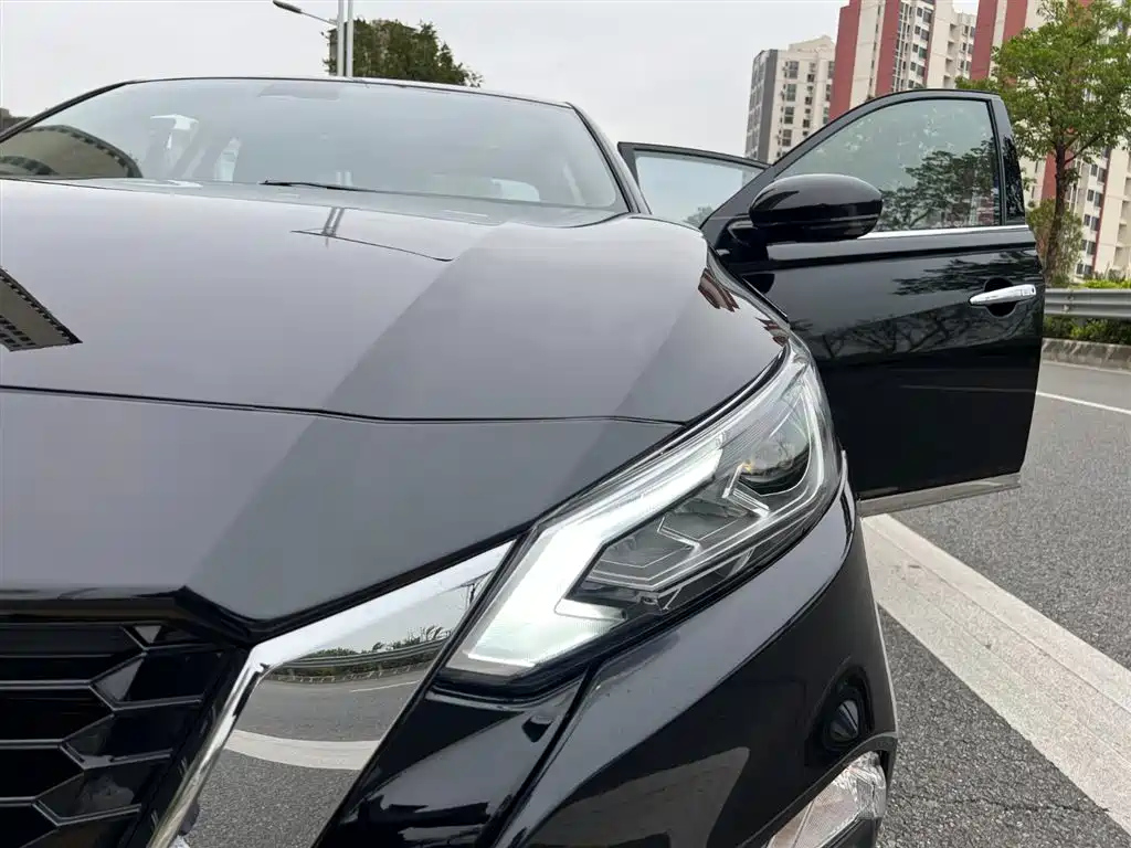 NISSAN TEANA 2022