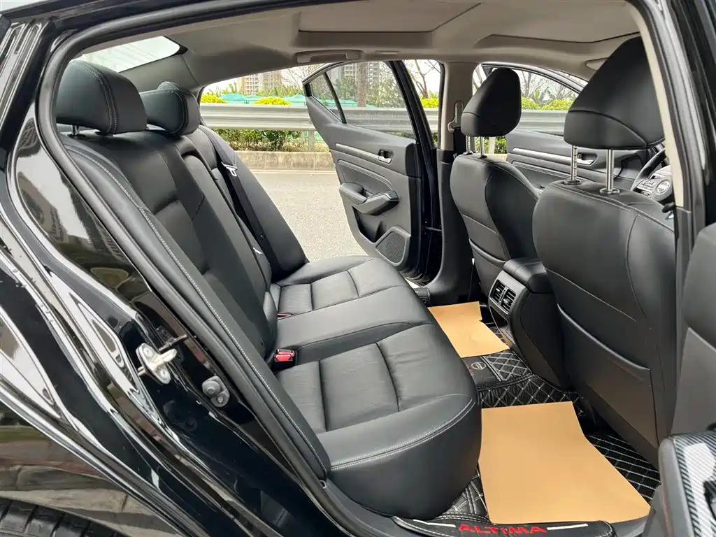 NISSAN TEANA 2022