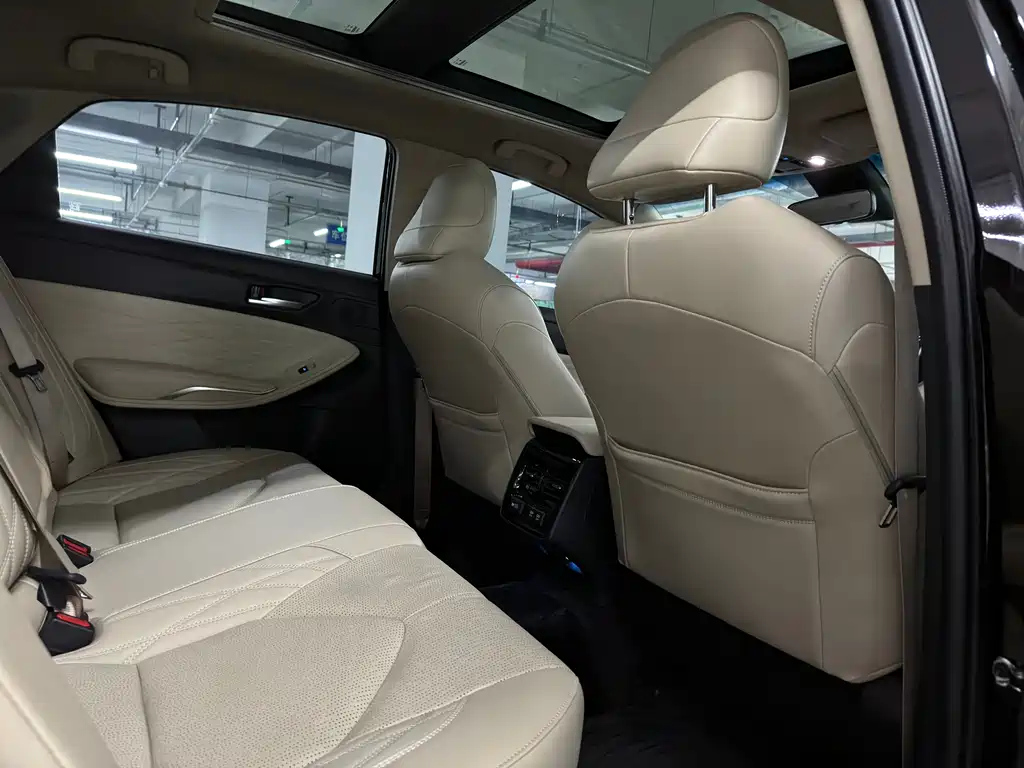 TOYOTA AVALON 2019
