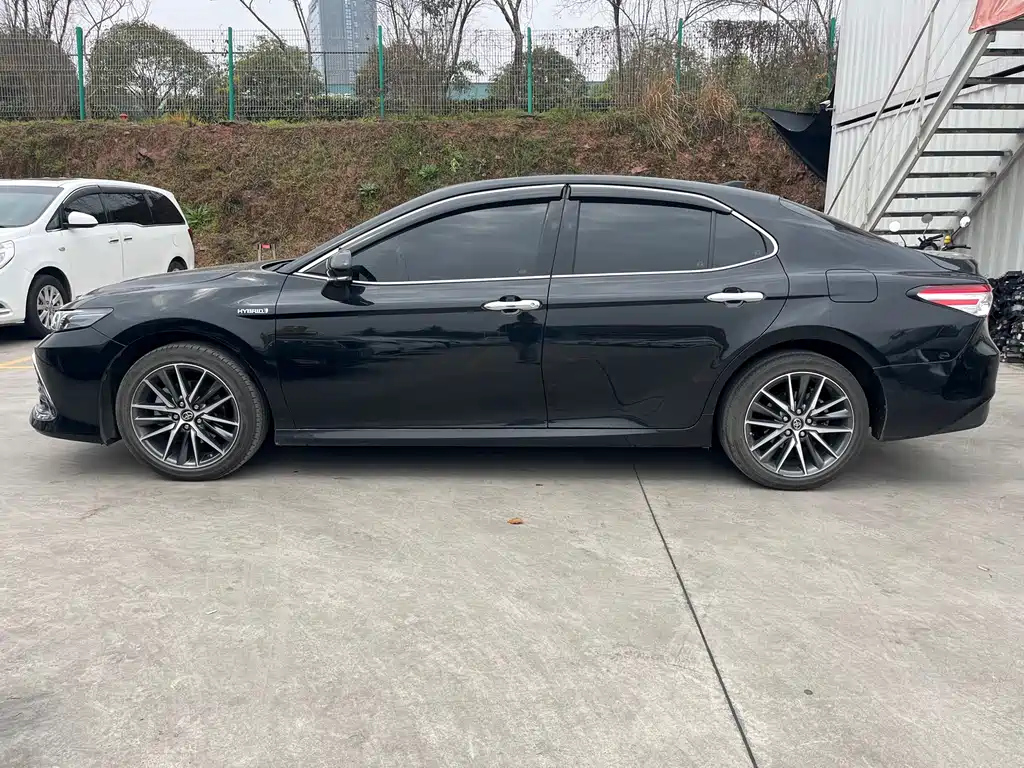 TOYOTA CAMRY 2023