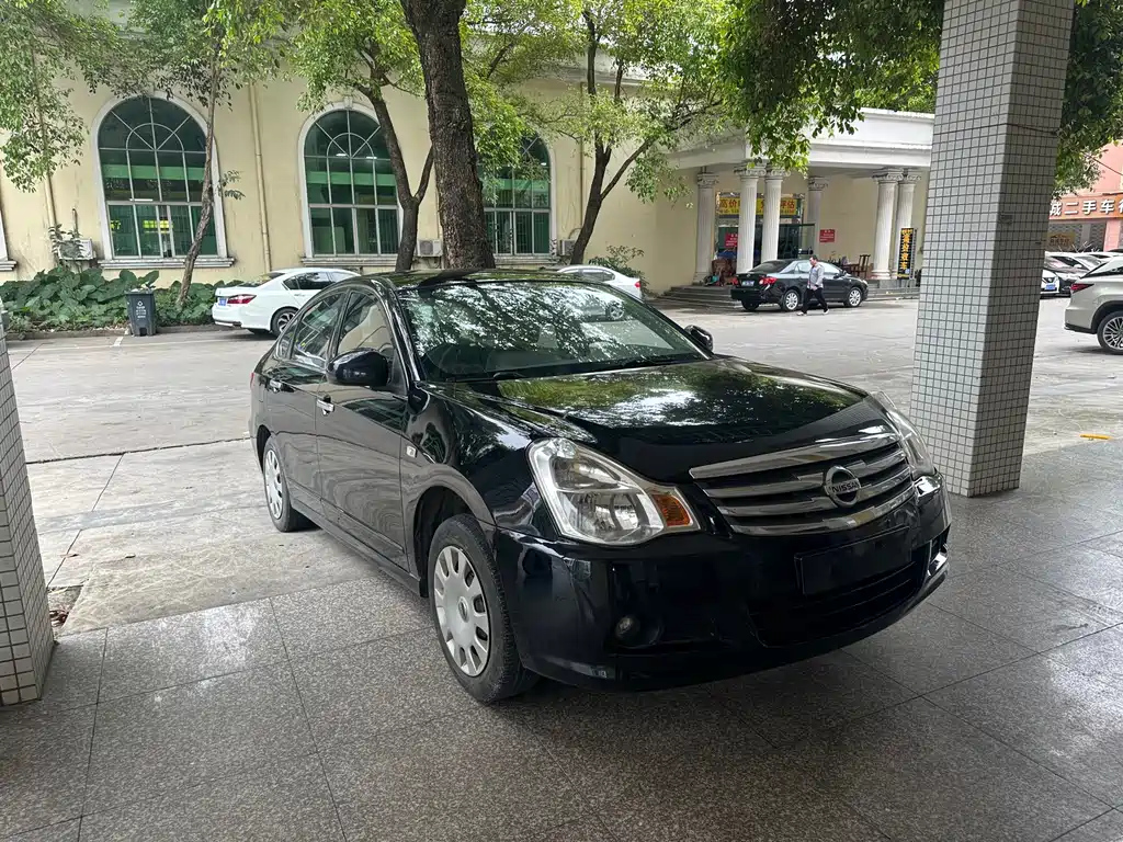 NISSAN SYLPHY 2015