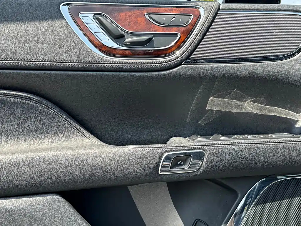 LINCOLN CONTINENTAL 2020