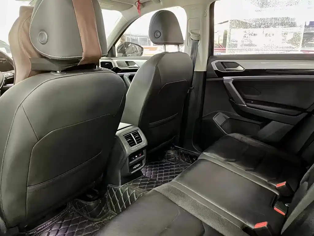VOLKSWAGEN TAYRON 2019