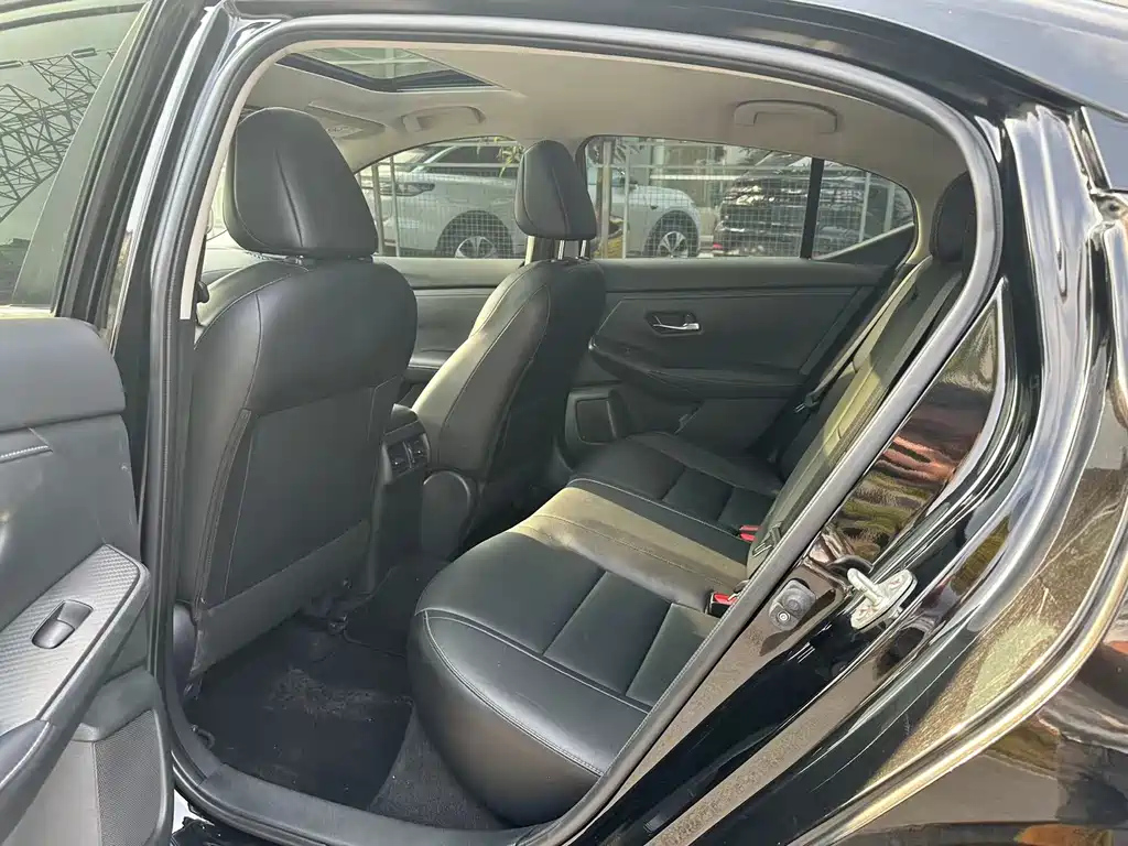 NISSAN SYLPHY 2020