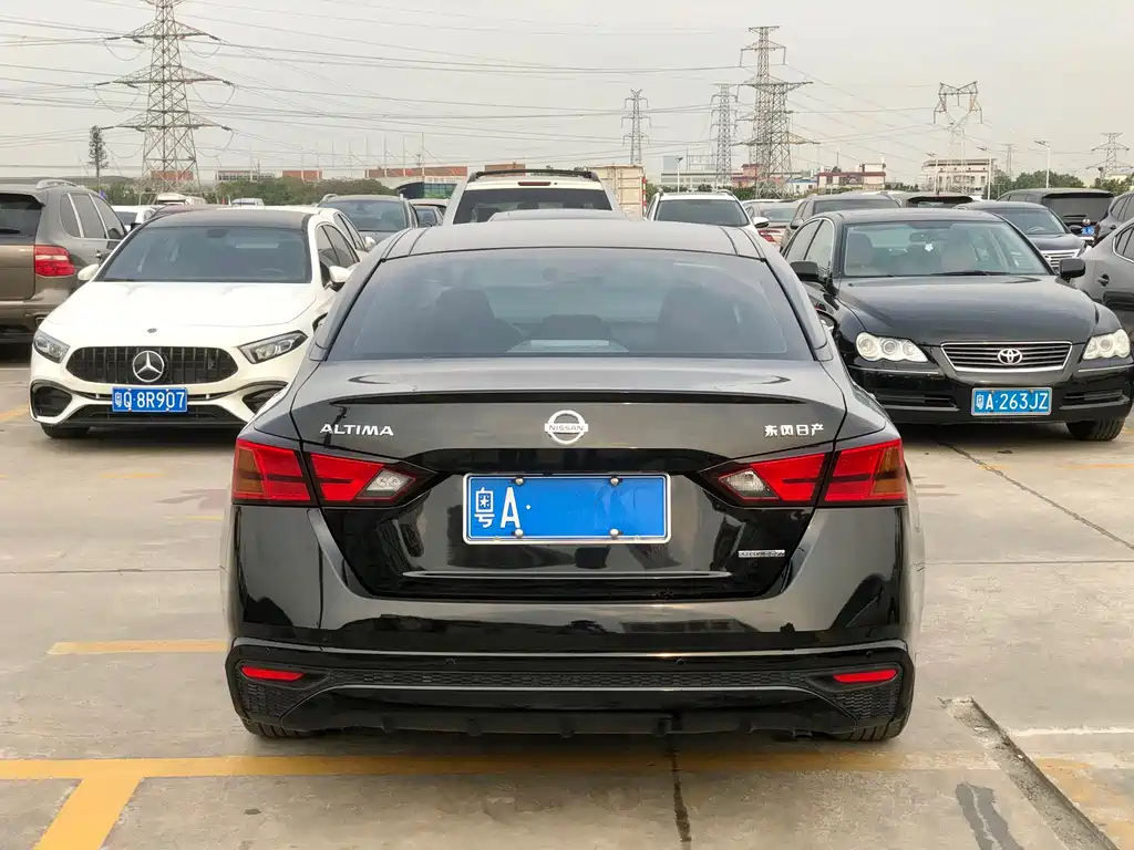 NISSAN TEANA 2021