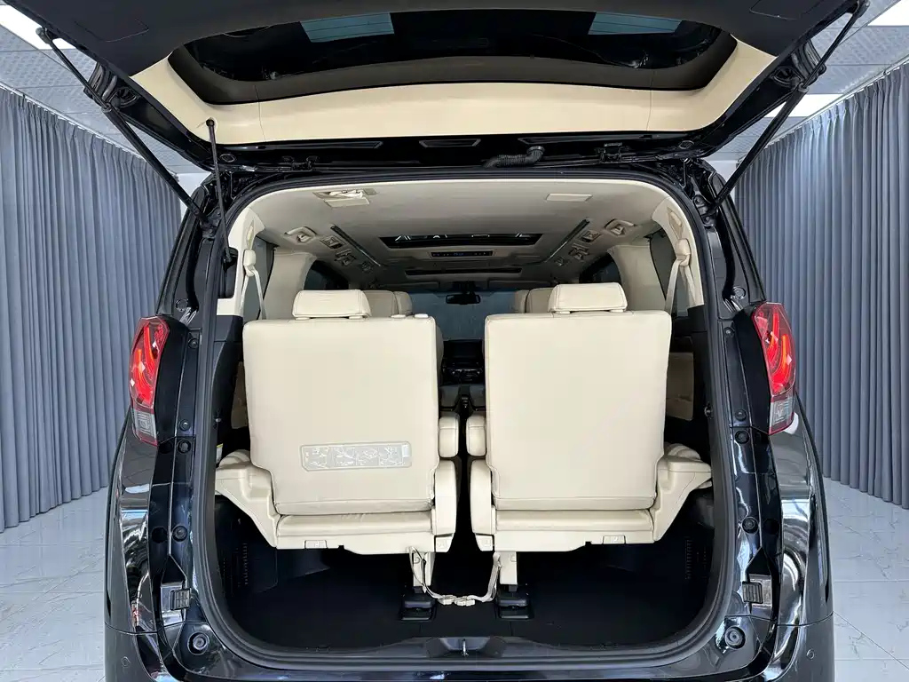 TOYOTA ALPHARD 2017