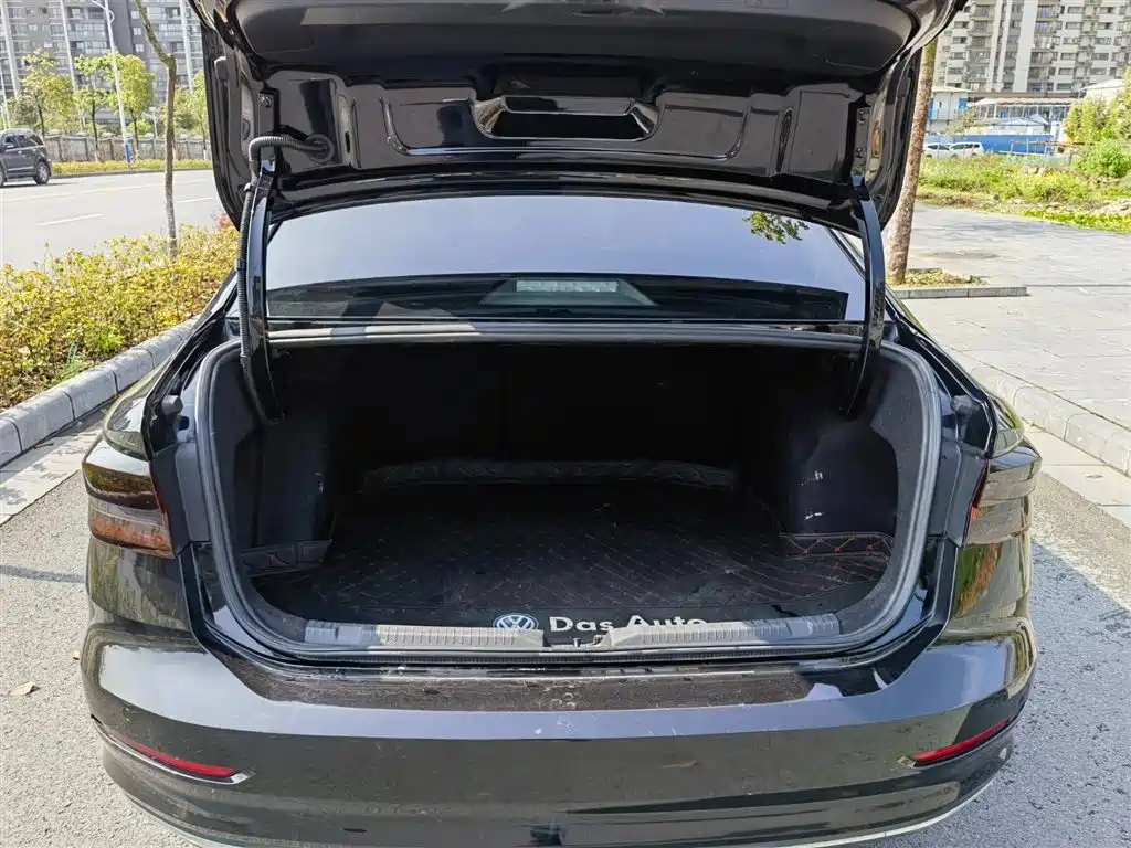 VOLKSWAGEN LAVIDA 2021