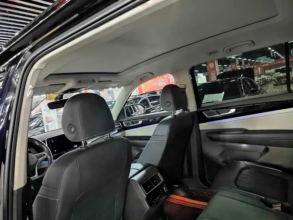 VOLKSWAGEN TOURAN 2022