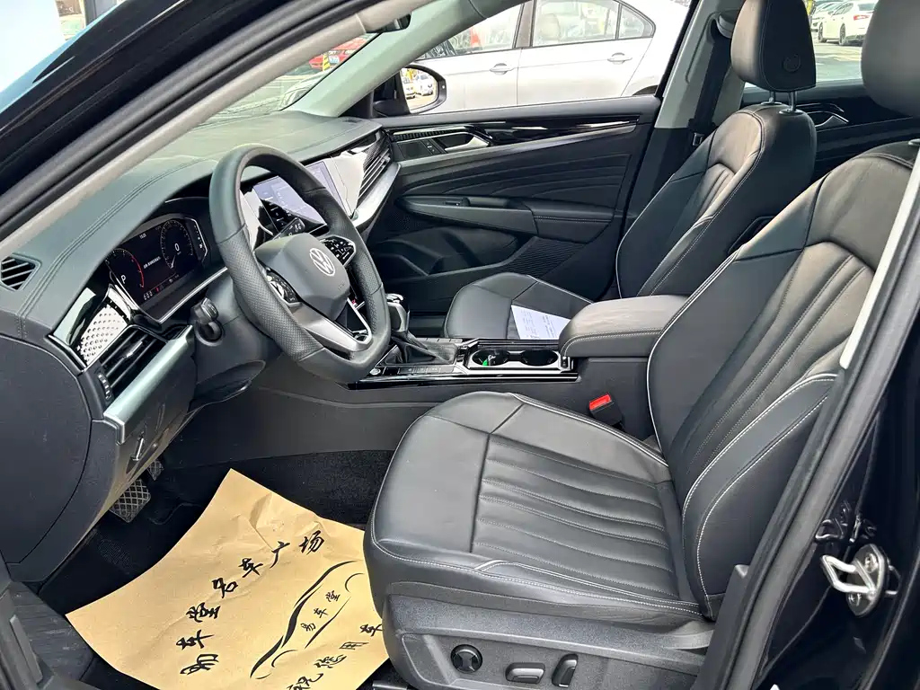 VOLKSWAGEN PASSAT 2023