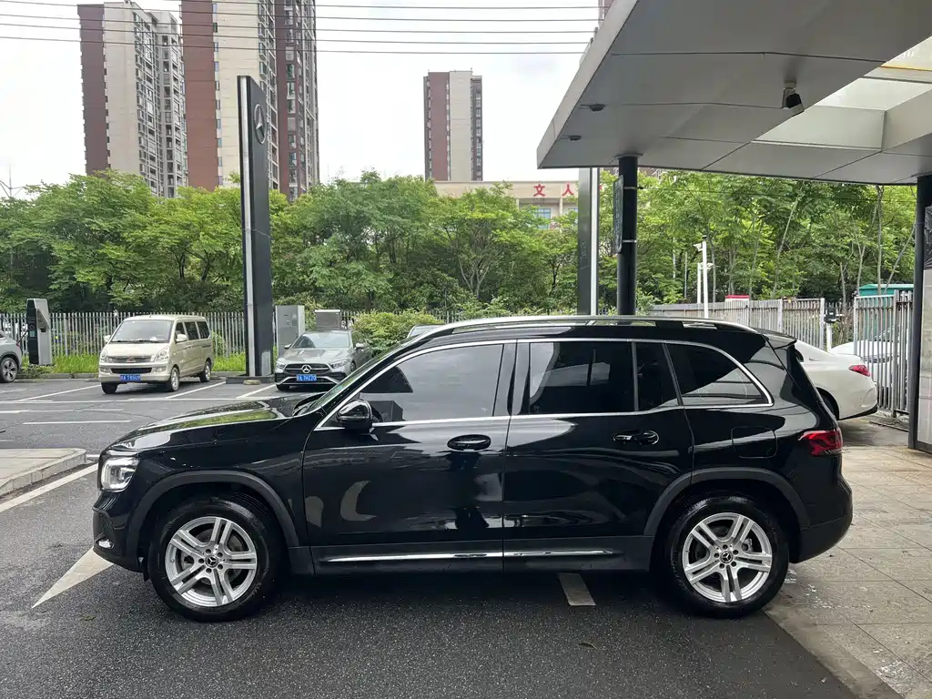 MERCEDES BENZ GLB 2022