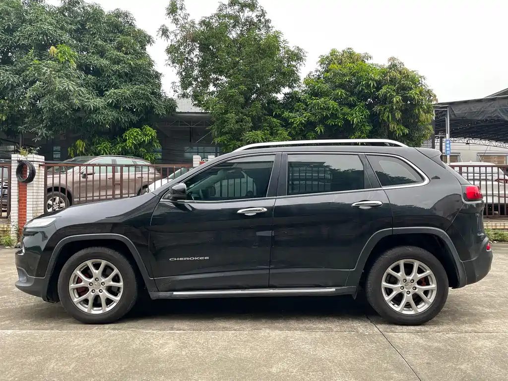 JEEP CHEROKEE 2016