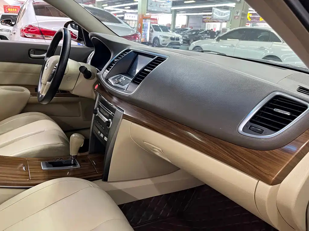NISSAN TEANA 2012