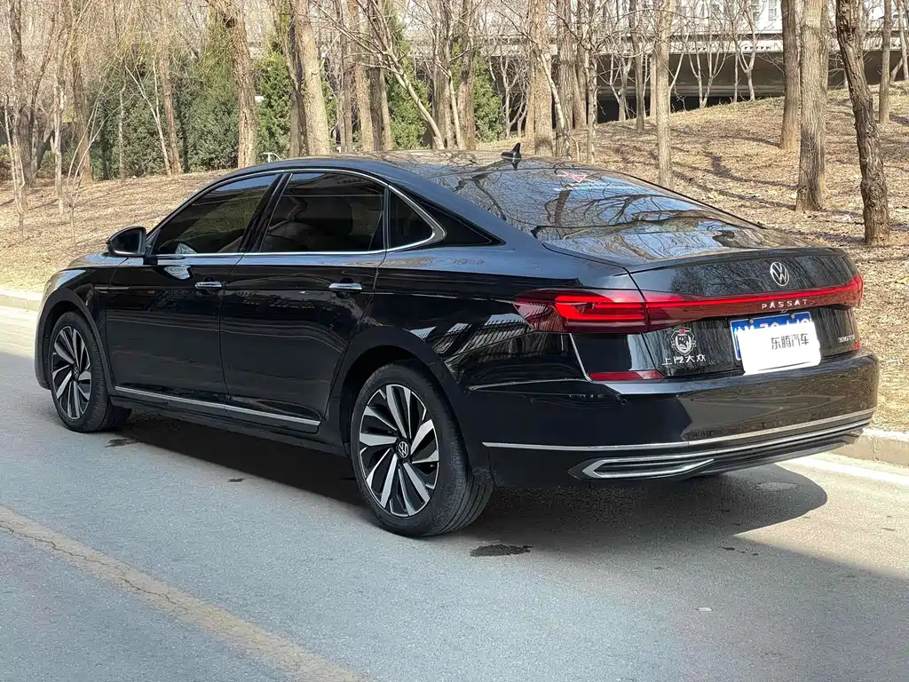 VOLKSWAGEN PASSAT 2022