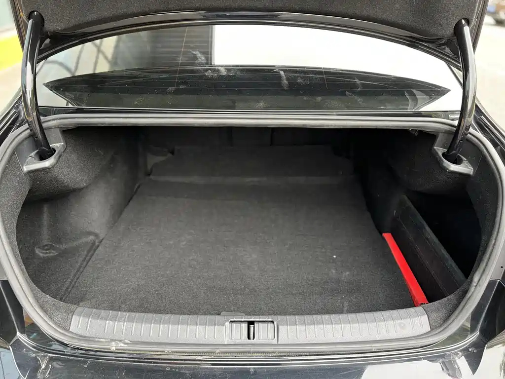 VOLKSWAGEN MAGOTAN 2022