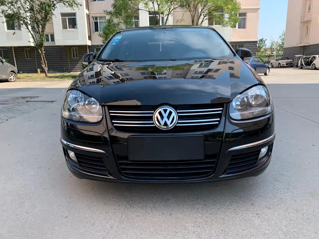 VOLKSWAGEN SAGITAR 2011