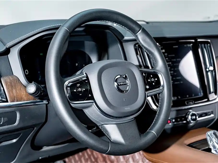 VOLVO S90 2022