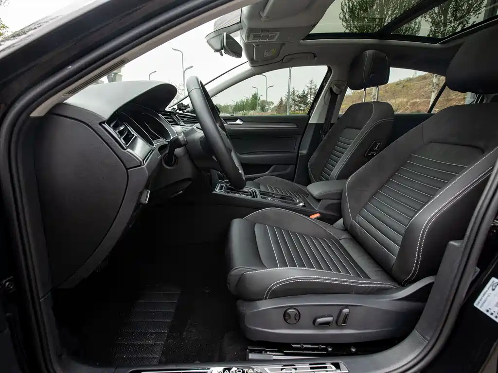 VOLKSWAGEN MAGOTAN 2021