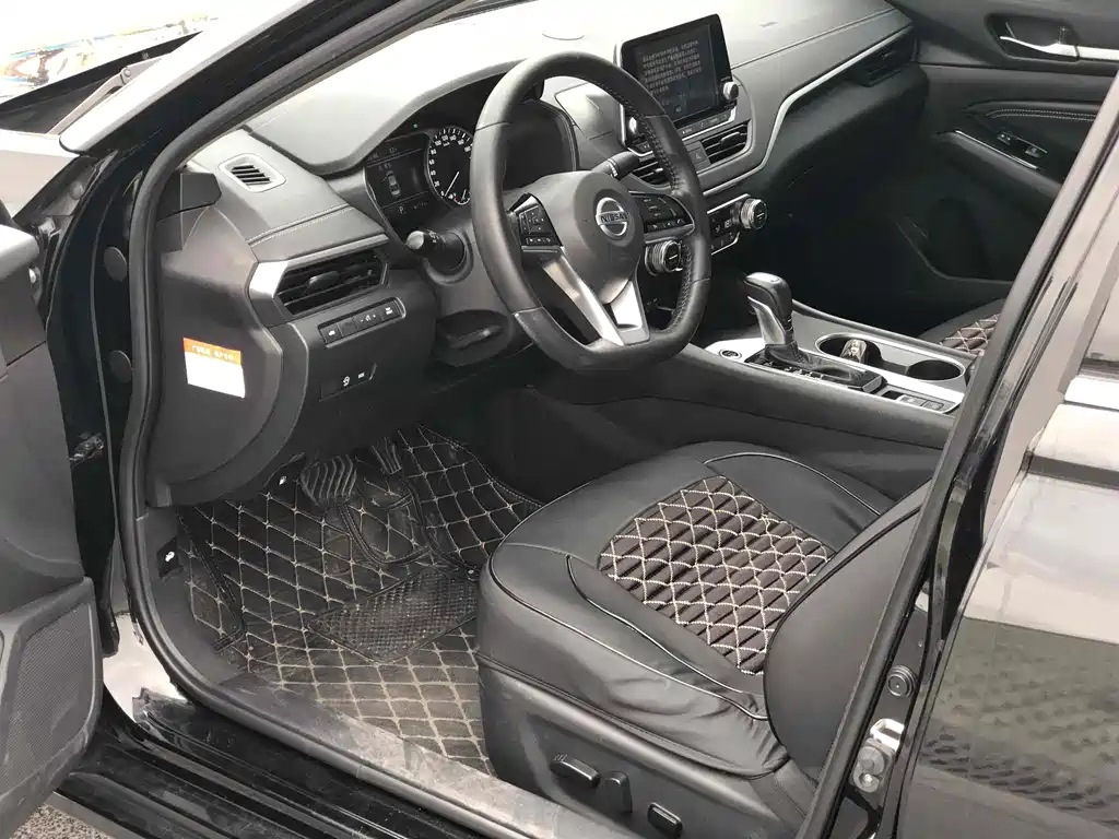 NISSAN TEANA 2019