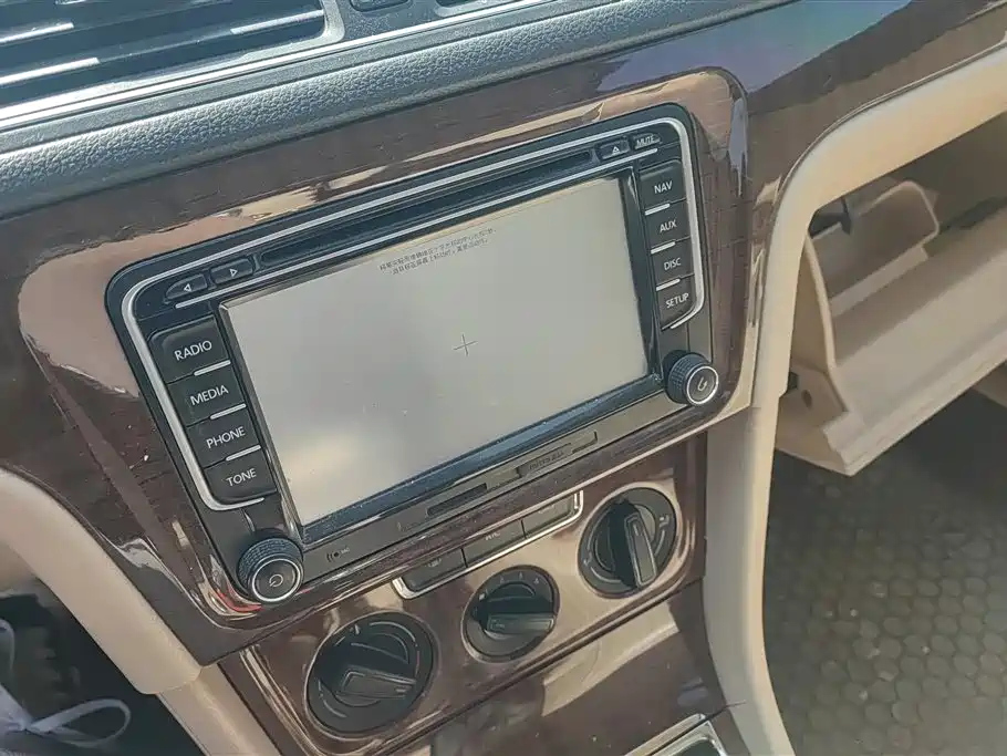 VOLKSWAGEN LAVIDA 2014