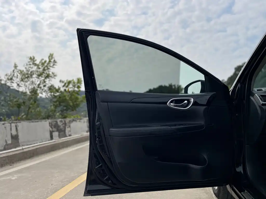 NISSAN SYLPHY 2022