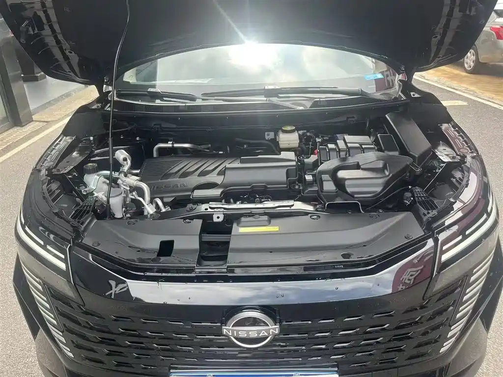 NISSAN QASHQAI 2025